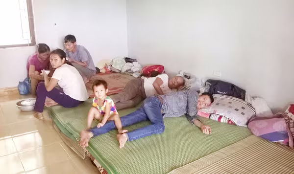 Cận cảnh chiêu "mát-xa chữa bách bệnh" của "cô" Phú Sông Công ảnh 17