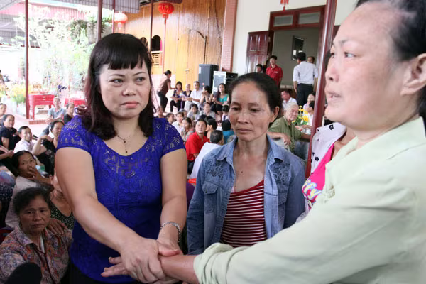 Cận cảnh chiêu "mát-xa chữa bách bệnh" của "cô" Phú Sông Công ảnh 14