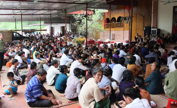 Cận cảnh chiêu "mát-xa chữa bách bệnh" của "cô" Phú Sông Công ảnh 4