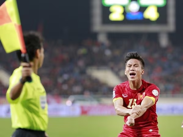 Nhìn lại V-League 2015 qua... những tranh cãi ảnh 1 Nhìn lại V-League 2015 qua... những tranh cãi ảnh 1