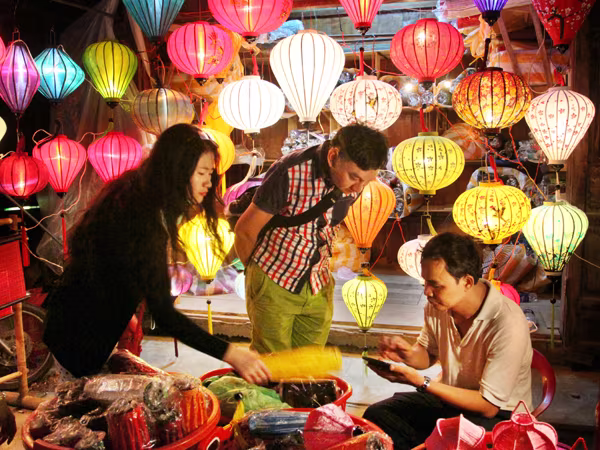 Lung linh sắc đèn lồng, phố cổ Hội An chờ đón Trung thu ảnh 11