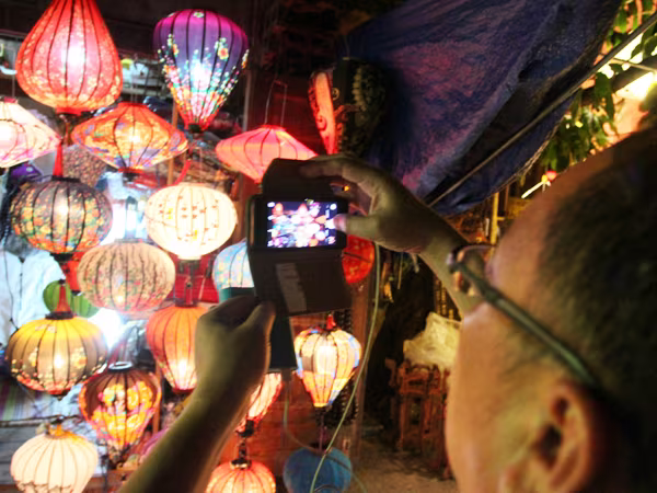 Lung linh sắc đèn lồng, phố cổ Hội An chờ đón Trung thu ảnh 9