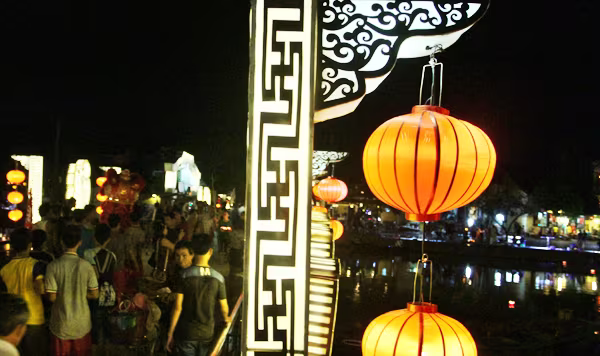 Lung linh sắc đèn lồng, phố cổ Hội An chờ đón Trung thu ảnh 6