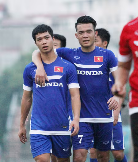 HLV Miura khiến học trò hết hơi, Công Phượng tích cực ghi điểm ảnh 6 HLV Miura khiến học trò hết hơi, Công Phượng tích cực ghi điểm ảnh 6