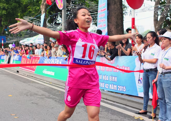 Sôi nổi giải chạy Báo Hà Nội mới - Vì hòa bình năm 2015 ảnh 5