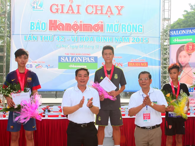 Sôi nổi giải chạy Báo Hà Nội mới - Vì hòa bình năm 2015 ảnh 7