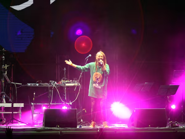 Rực rỡ, sôi động đêm khai màn Monsoon Music Festival 2015 ảnh 11