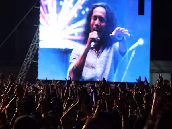 Rực rỡ, sôi động đêm khai màn Monsoon Music Festival 2015 ảnh 7