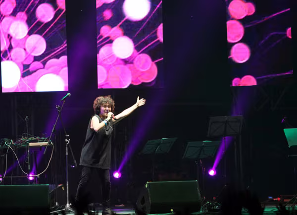 Rực rỡ, sôi động đêm khai màn Monsoon Music Festival 2015 ảnh 13