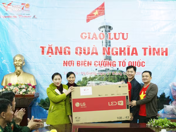 Ấm tình người nơi cực Bắc Tổ quốc ảnh 2 Ấm tình người nơi cực Bắc Tổ quốc ảnh 2