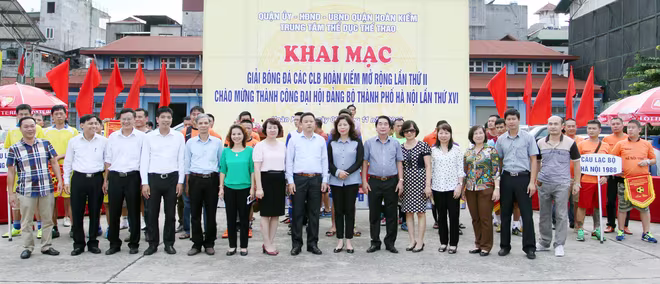 Khai mạc Giải bóng đá các CLB Hoàn Kiếm mở rộng 2015 ảnh 5 Khai mạc Giải bóng đá các CLB Hoàn Kiếm mở rộng 2015 ảnh 5