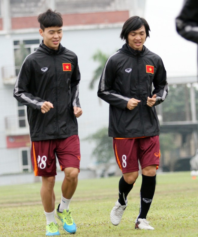 Tuấn Anh phô diễn kỹ thuật trong ngày đầu lên tuyển U23 ảnh 3 Tuấn Anh phô diễn kỹ thuật trong ngày đầu lên tuyển U23 ảnh 3