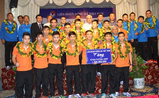 Tuyển Futsal Việt Nam nhận thưởng "khủng" nhất từ trước đến giờ ảnh 2 Tuyển Futsal Việt Nam nhận thưởng "khủng" nhất từ trước đến giờ ảnh 2