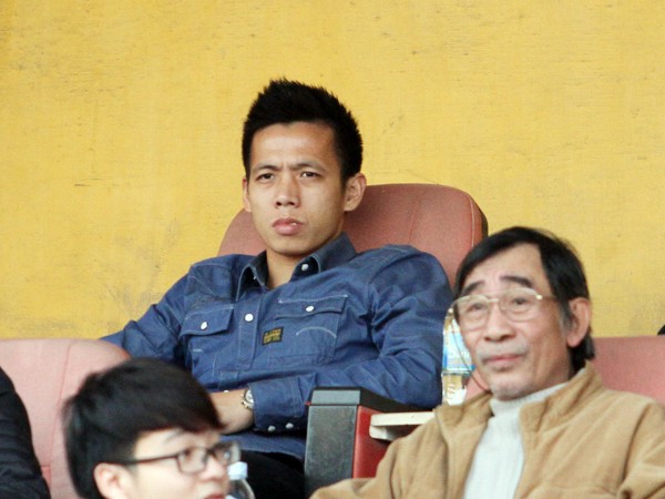 Gọi riêng Văn Quyết lên phòng, HLV Hữu Thắng khuyên gì? ảnh 2 Gọi riêng Văn Quyết lên phòng, HLV Hữu Thắng khuyên gì? ảnh 2