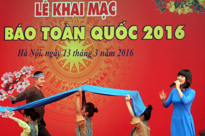 Tưng bừng ngày hội của những người làm báo ảnh 15