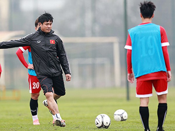 Thầy trò Hữu Thắng tập tiki-taka ảnh 1 Thầy trò Hữu Thắng tập tiki-taka ảnh 1