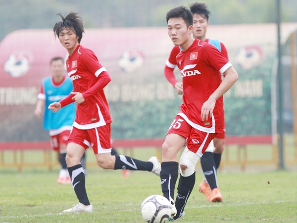 Thầy trò Hữu Thắng tập tiki-taka ảnh 2 Thầy trò Hữu Thắng tập tiki-taka ảnh 2