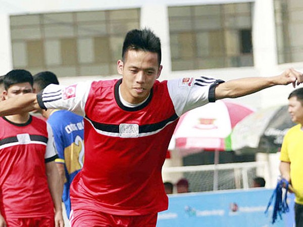 Thụ án treo giò ở V-League, Văn Quyết tìm đến giải "phủi" ảnh 1 Thụ án treo giò ở V-League, Văn Quyết tìm đến giải "phủi" ảnh 1