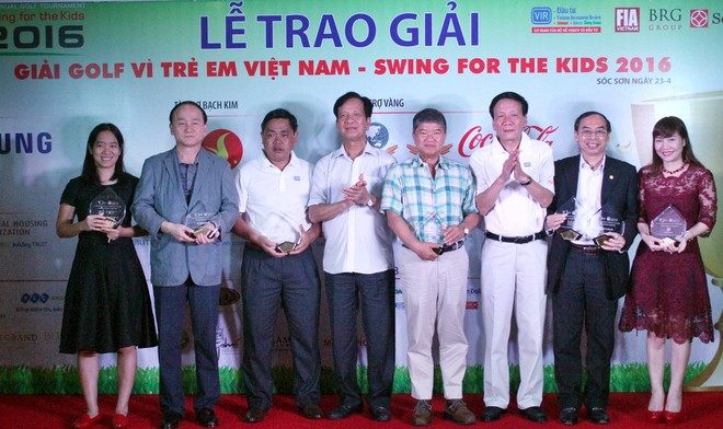 Quyên góp hơn 1,5 tỷ đồng trao cho các học sinh, sinh viên nghèo ảnh 3 Quyên góp hơn 1,5 tỷ đồng trao cho các học sinh, sinh viên nghèo ảnh 3