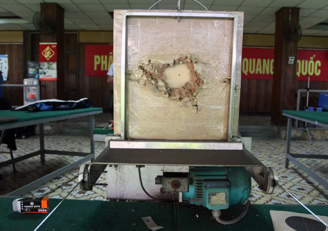 Ngỡ ngàng trước "lò luyện vàng Olympic" lạc hậu đến khó tin của Hoàng Xuân Vinh ảnh 7