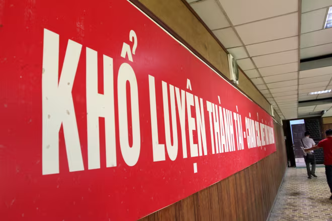 Ngỡ ngàng trước "lò luyện vàng Olympic" lạc hậu đến khó tin của Hoàng Xuân Vinh ảnh 9