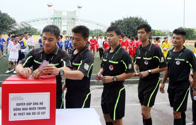 Giải bóng đá học sinh Báo ANTĐ sẻ chia với đồng bào miền Trung ảnh 4 Giải bóng đá học sinh Báo ANTĐ sẻ chia với đồng bào miền Trung ảnh 4