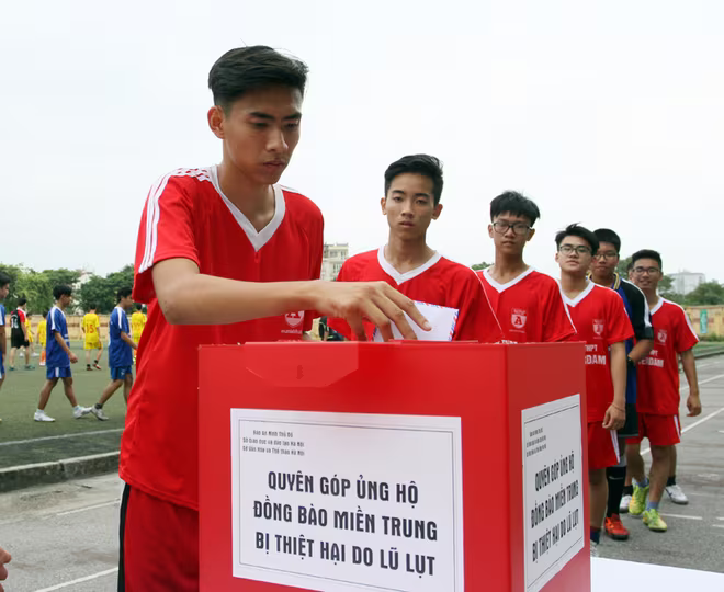 Giải bóng đá học sinh Báo ANTĐ sẻ chia với đồng bào miền Trung ảnh 8 Giải bóng đá học sinh Báo ANTĐ sẻ chia với đồng bào miền Trung ảnh 8
