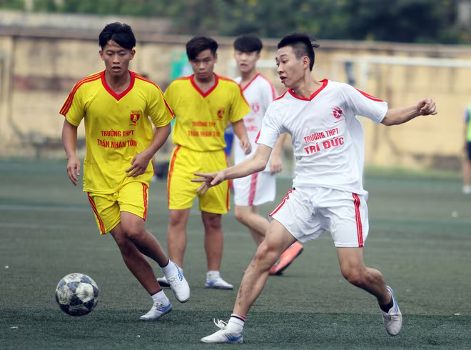 Kết quả, hình ảnh thi đấu lượt cuối vòng bảng giải bóng đá học sinh THPT Hà Nội ảnh 1 Kết quả, hình ảnh thi đấu lượt cuối vòng bảng giải bóng đá học sinh THPT Hà Nội ảnh 1