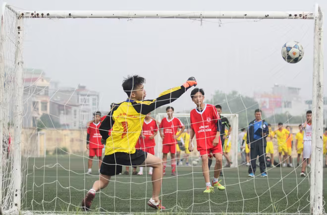 Hình ảnh tứ kết và lịch bán kết giải bóng đá học sinh THPT Hà Nội ảnh 8 Hình ảnh tứ kết và lịch bán kết giải bóng đá học sinh THPT Hà Nội ảnh 8