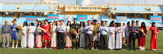 Khoảnh khắc vinh danh tại giải bóng đá học sinh THPT Hà Nội 2016 ảnh 4 Khoảnh khắc vinh danh tại giải bóng đá học sinh THPT Hà Nội 2016 ảnh 4