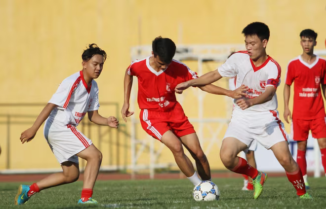 Khoảnh khắc vinh danh tại giải bóng đá học sinh THPT Hà Nội 2016 ảnh 5 Khoảnh khắc vinh danh tại giải bóng đá học sinh THPT Hà Nội 2016 ảnh 5