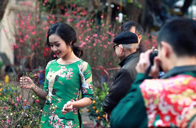 Hotboy thể dục Phạm Phước Hưng du xuân cùng bạn gái xinh đẹp ảnh 7 Hotboy thể dục Phạm Phước Hưng du xuân cùng bạn gái xinh đẹp ảnh 7