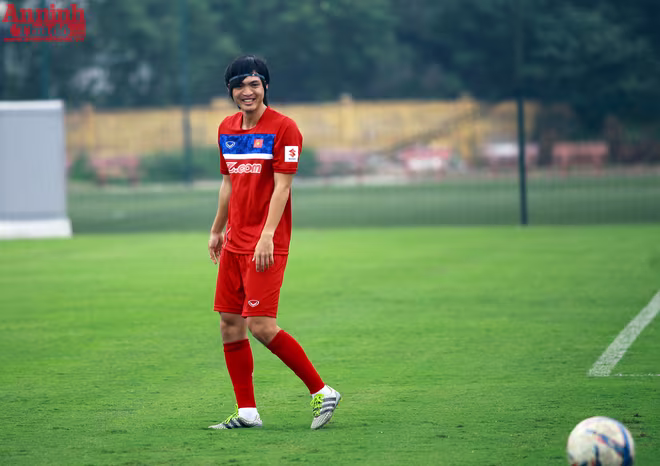 Công Phượng, Tuấn Anh tươi rói trong buổi tập đầu hè cùng U22 Việt Nam ảnh 2 Công Phượng, Tuấn Anh tươi rói trong buổi tập đầu hè cùng U22 Việt Nam ảnh 2