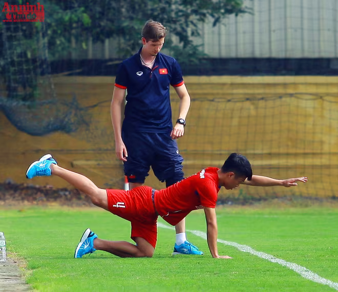 Công Phượng, Tuấn Anh tươi rói trong buổi tập đầu hè cùng U22 Việt Nam ảnh 10 Công Phượng, Tuấn Anh tươi rói trong buổi tập đầu hè cùng U22 Việt Nam ảnh 10