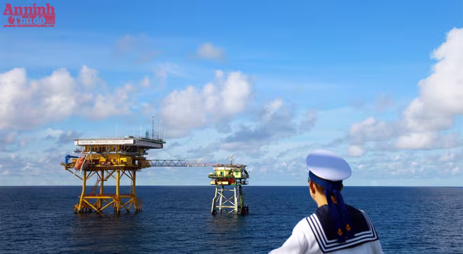 Kỳ vĩ "lâu đài trên biển" mang dấu chủ quyền Việt Nam ảnh 2 Kỳ vĩ "lâu đài trên biển" mang dấu chủ quyền Việt Nam ảnh 2