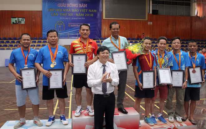 Tìm ra Hoa khôi cùng chủ nhân 14 danh hiệu giải bóng bàn Hội Nhà báo Việt Nam ảnh 2 Tìm ra Hoa khôi cùng chủ nhân 14 danh hiệu giải bóng bàn Hội Nhà báo Việt Nam ảnh 2