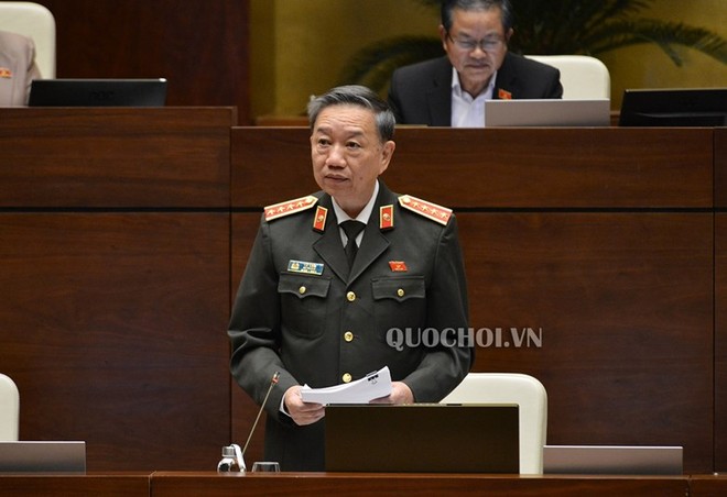 Luật Xuất cảnh, nhập cảnh của công dân Việt Nam: Đảm bảo quyền, trách nhiệm, thuận lợi nhất cho người dân ảnh 1 Luật Xuất cảnh, nhập cảnh của công dân Việt Nam: Đảm bảo quyền, trách nhiệm, thuận lợi nhất cho người dân ảnh 1