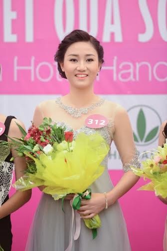 Vì sao Nguyễn Thị Loan và Nam Em được đặc cách trong cuộc đua "Hoa hậu Hoàn vũ Việt Nam 2015"? ảnh 12 Vì sao Nguyễn Thị Loan và Nam Em được đặc cách trong cuộc đua "Hoa hậu Hoàn vũ Việt Nam 2015"? ảnh 12