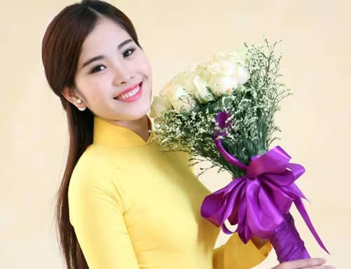 Vì sao Nguyễn Thị Loan và Nam Em được đặc cách trong cuộc đua "Hoa hậu Hoàn vũ Việt Nam 2015"? ảnh 4 Vì sao Nguyễn Thị Loan và Nam Em được đặc cách trong cuộc đua "Hoa hậu Hoàn vũ Việt Nam 2015"? ảnh 4