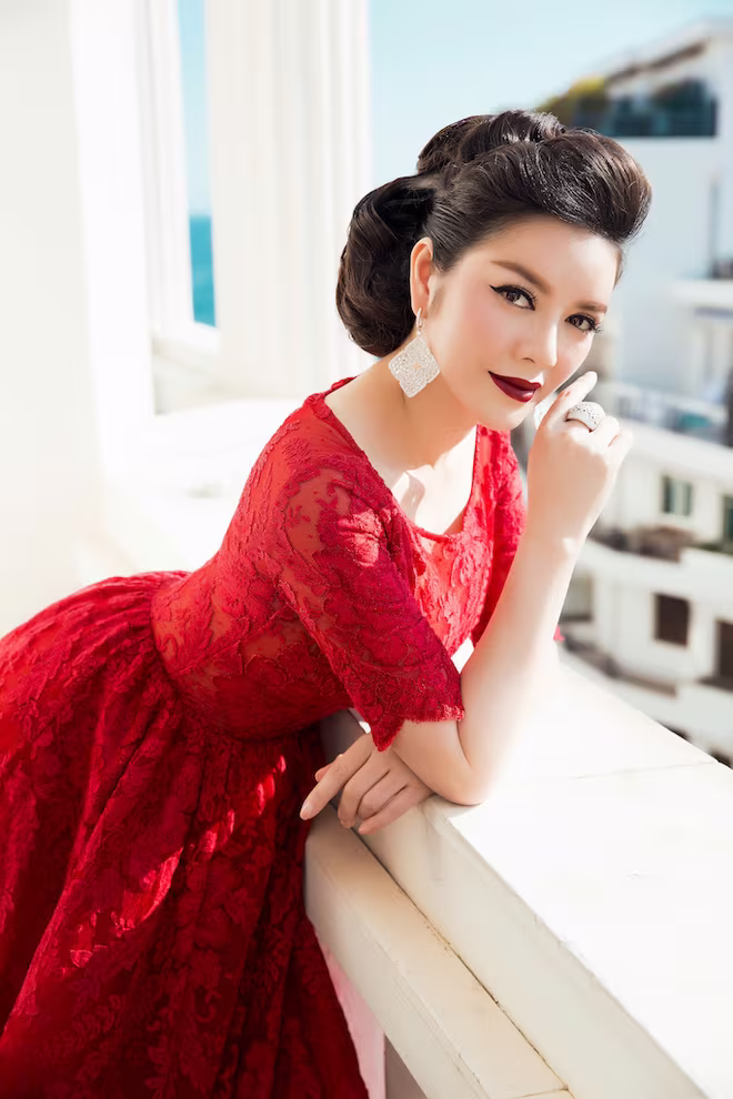 Lý Nhã Kỳ được khen giống Scarlett O'Hara trong "Cuốn theo chiều gió" ảnh 15
