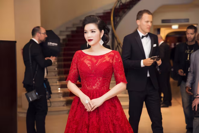 Lý Nhã Kỳ được khen giống Scarlett O'Hara trong "Cuốn theo chiều gió" ảnh 17