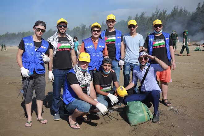 Thu Minh cùng hơn 1000 người nhặt rác  ảnh 4