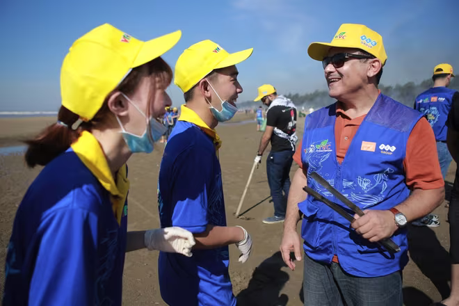 Thu Minh cùng hơn 1000 người nhặt rác  ảnh 5