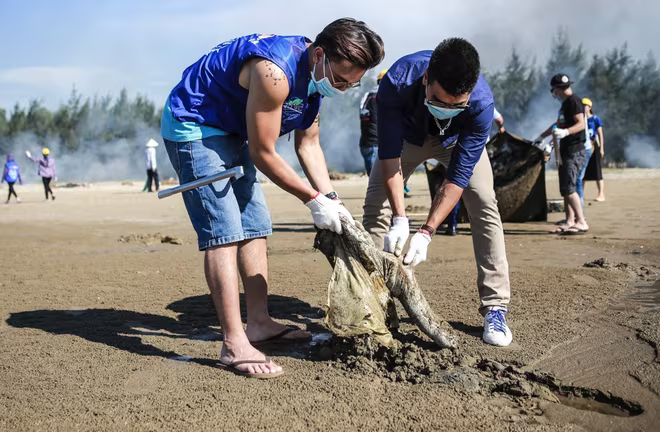 Thu Minh cùng hơn 1000 người nhặt rác  ảnh 10