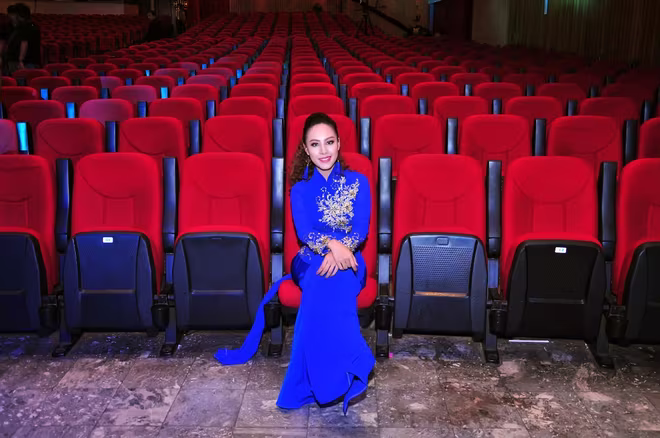 Nữ MC đeo trang sức tiền tỷ dẫn chương trình   ảnh 7 Nữ MC đeo trang sức tiền tỷ dẫn chương trình   ảnh 7