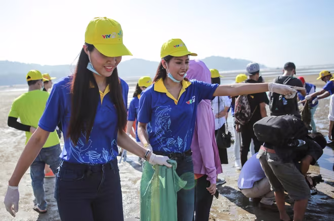 Thu Minh cùng hơn 1000 người nhặt rác  ảnh 9