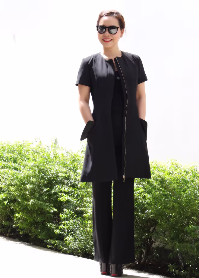 Nữ hoàng Kim Chi phá cách với trang phục vest ảnh 4 Nữ hoàng Kim Chi phá cách với trang phục vest ảnh 4