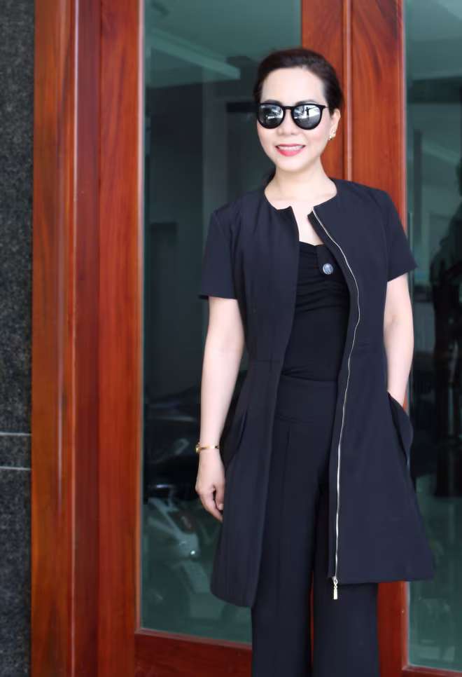 Nữ hoàng Kim Chi phá cách với trang phục vest ảnh 3 Nữ hoàng Kim Chi phá cách với trang phục vest ảnh 3