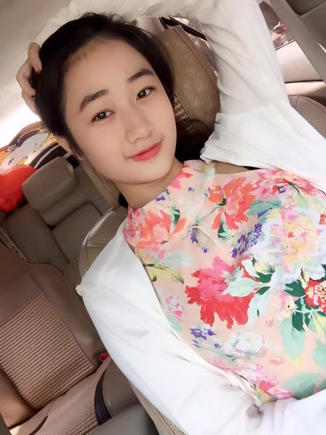 Nhan sắc đời thường của tân "Hoa hậu Bản sắc Việt toàn cầu"  ảnh 2 Nhan sắc đời thường của tân "Hoa hậu Bản sắc Việt toàn cầu"  ảnh 2