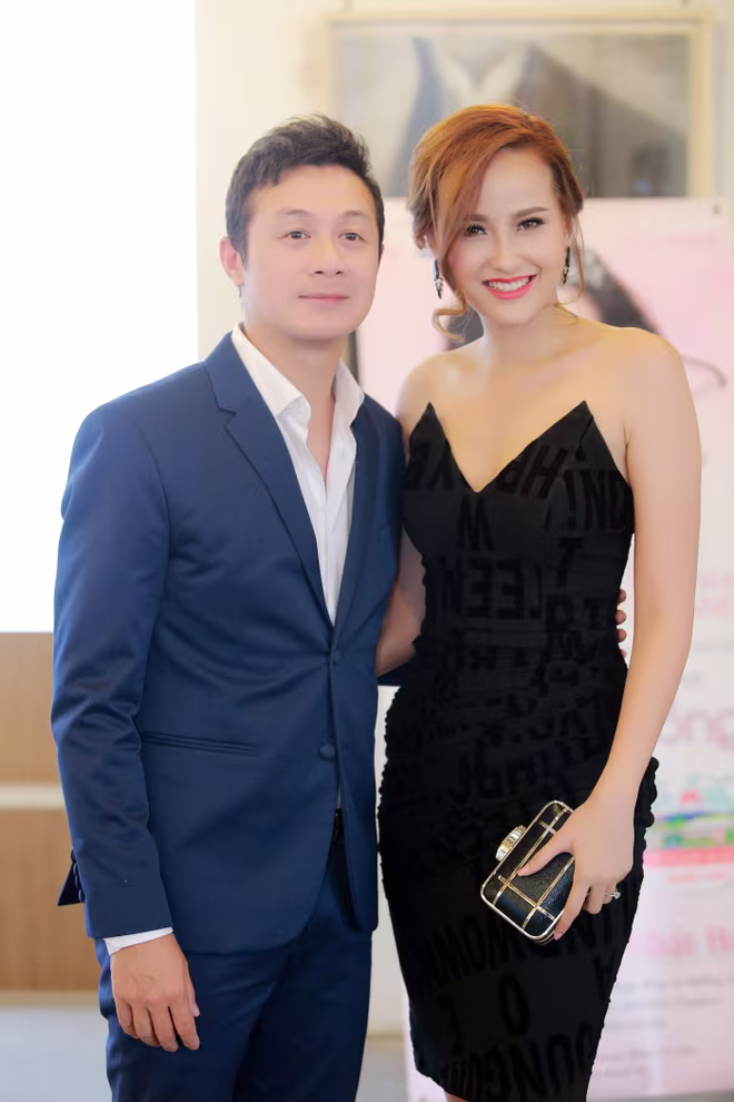 Á quân "The Face" Khánh Ngân vai trần bên MC Anh Tuấn ảnh 1 Á quân "The Face" Khánh Ngân vai trần bên MC Anh Tuấn ảnh 1